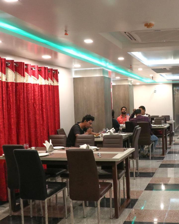 Hotel Nandini Baharampur Luaran gambar