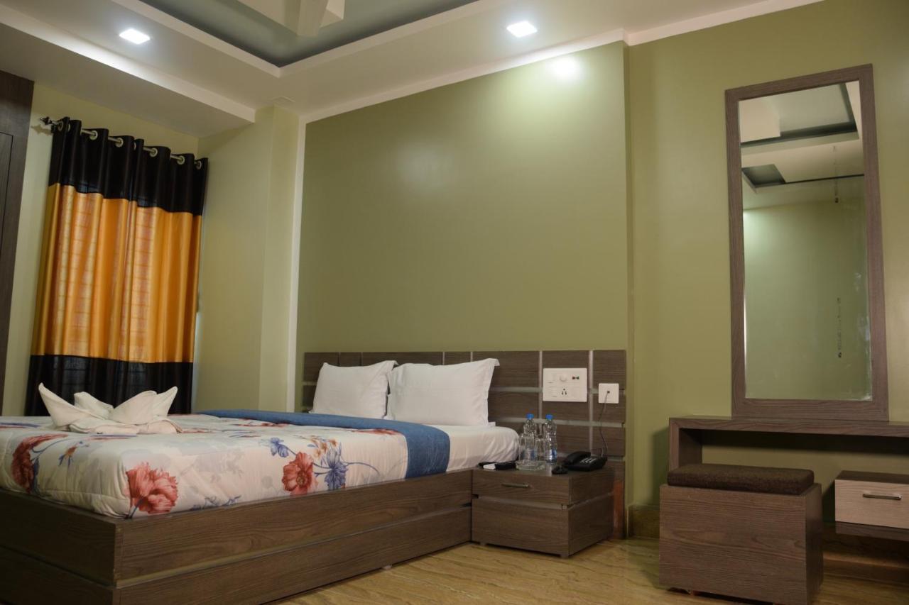 Hotel Nandini Baharampur Luaran gambar