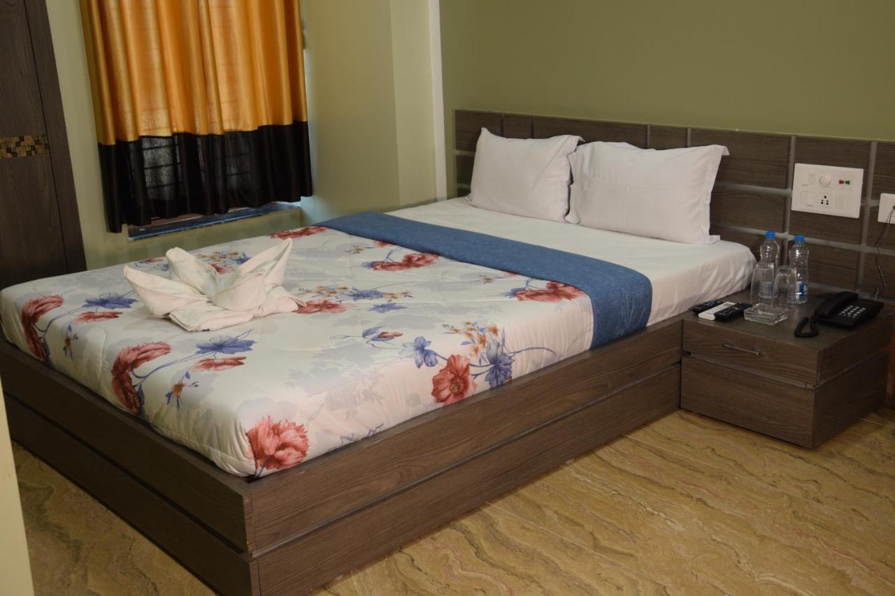 Hotel Nandini Baharampur Luaran gambar